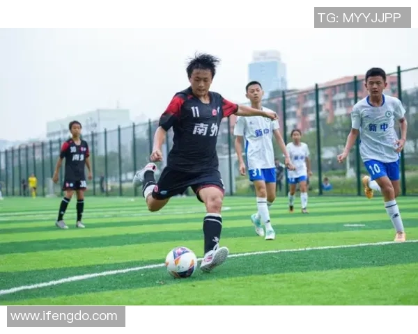 深圳足球队在锦标赛中的团队协作表现分析与总结